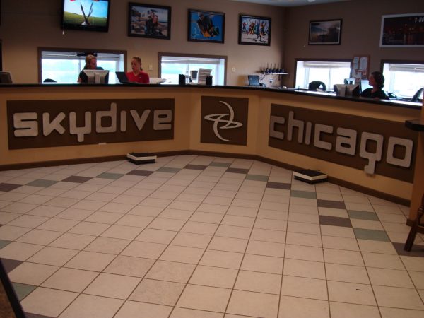 Skydive Chicago sign